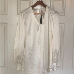 Melissa McCarthy egret (white) top w/keyhole back